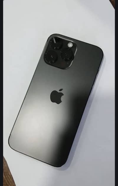Iphone 14PM 92% waterpack original adapter and earphones