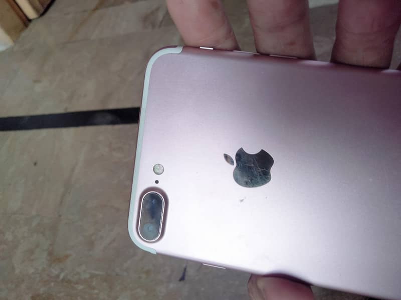 Apple iPhone 7 Plus 1