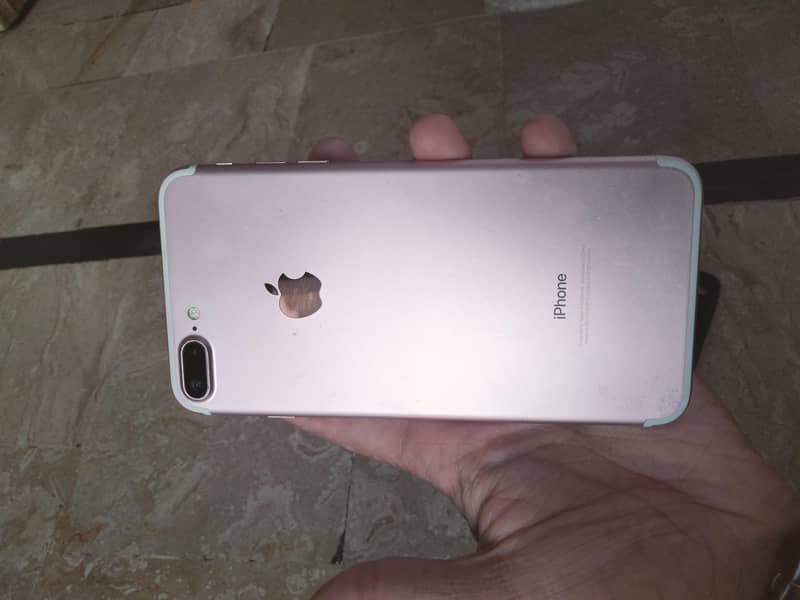 Apple iPhone 7 Plus 2