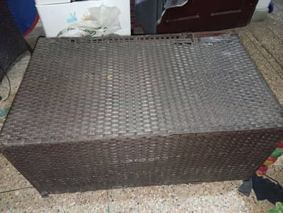 4seter chairs with cushions