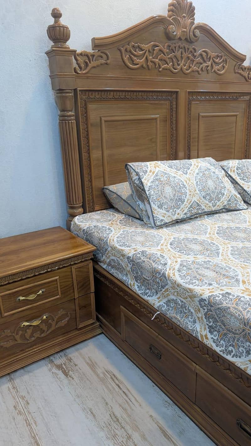 bed with side table and dressing 3