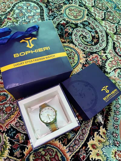 Bopheri Stylish Quartz Chain Watch – New Condition | Elegant Design
