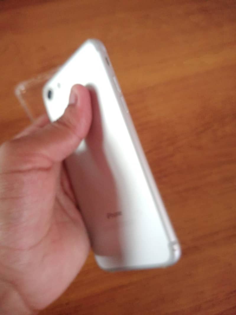 Apple iPhone 7 7