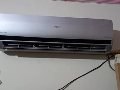 1.5 ton orient AC 10/10 cooling