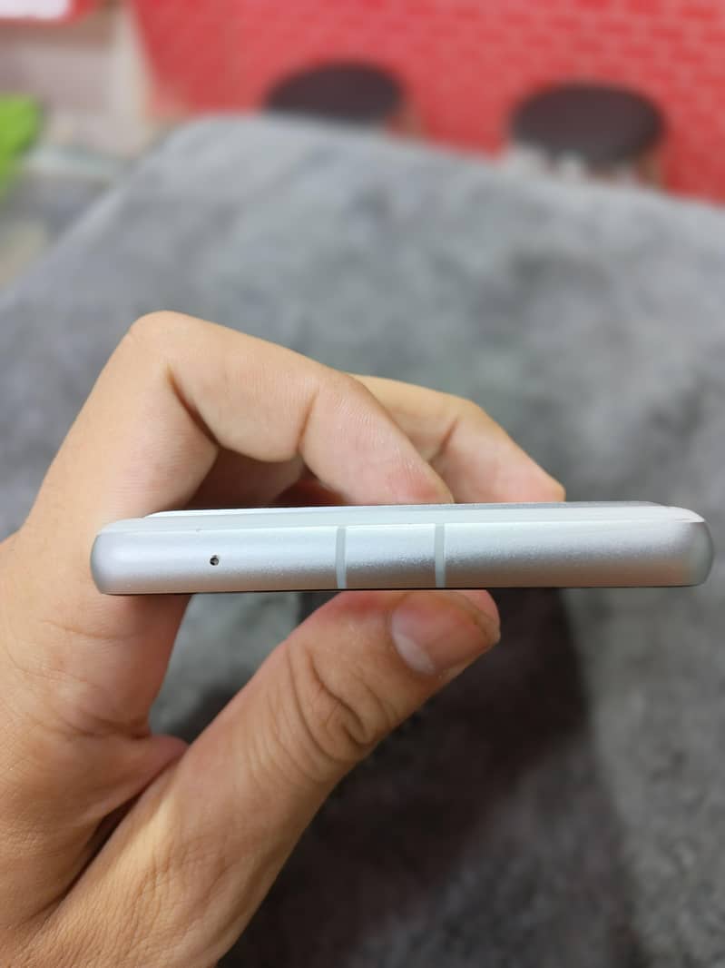 Google Pixel 7a 4