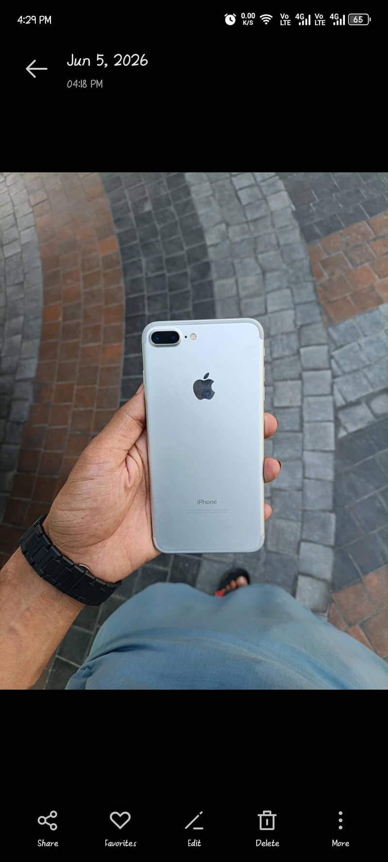 Apple iPhone 7 Plus 0