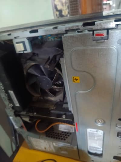 I 3 7gen and 500 gb hhd 120gb ssd and 2 gb graphic card