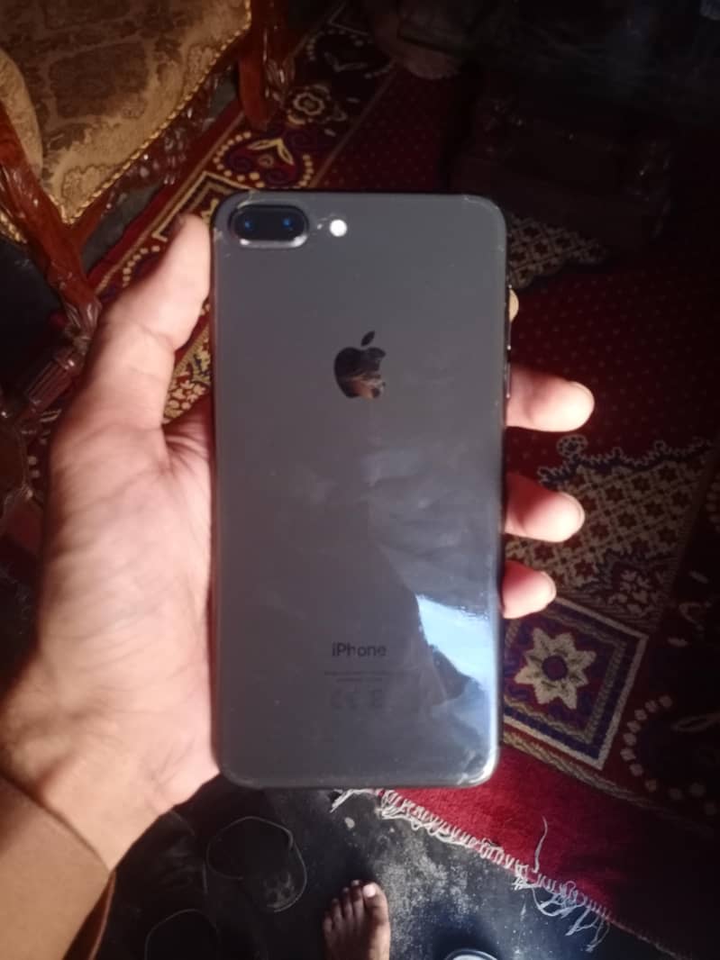 Apple iPhone 8 Plus 0