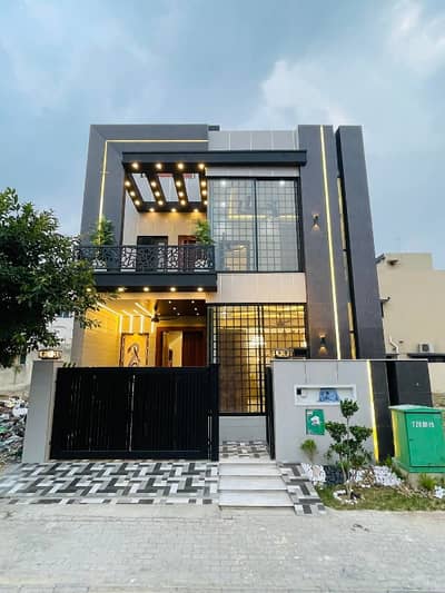 Beautiful House in Bahria Town Lahore, Tulip Block