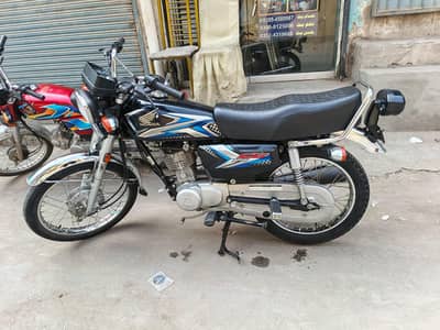 honda CG 125 for sale 2025 model 10/10 condition TOTAL ORIFNAL