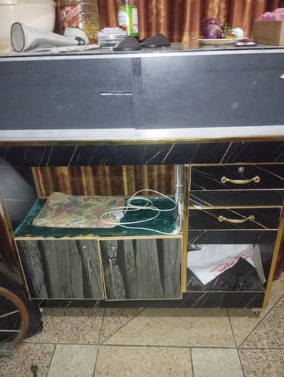 showcase urgent sale