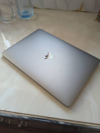 high quality MacBook Pro laptop with 96 watt MacBook charger