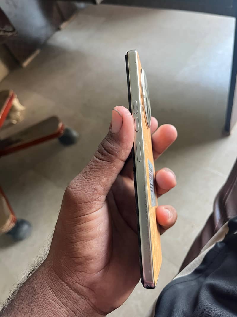 Tecno CAMON 30 1