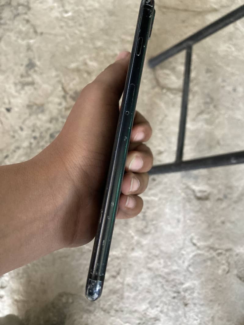 Apple iPhone 7 Plus 1