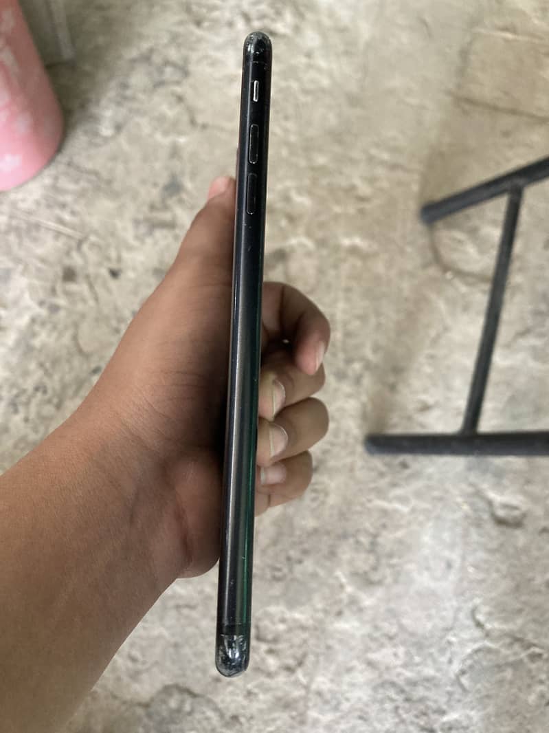 Apple iPhone 7 Plus 2