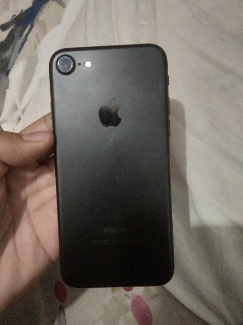 iPhone 7 4