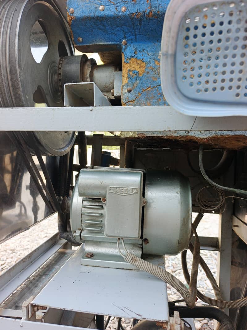 IC CREAM MACHINE 5