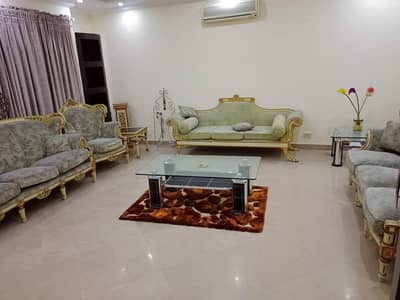 Spacious 2 Kanal Luxury House with Lush Green Lawn for Rent