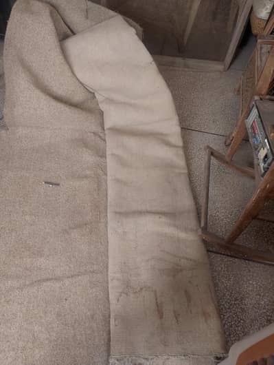 good condition carpet. dor sale