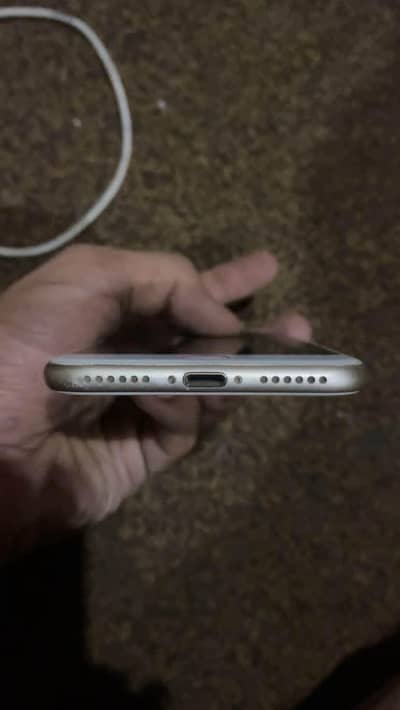 Apple iPhone 7