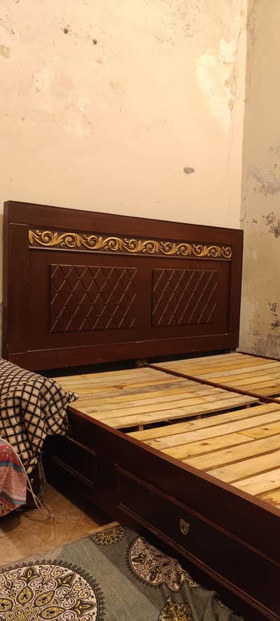 king bed with 2 side tables