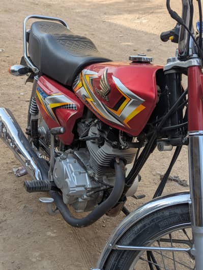 125 bike bilkul new condition me he 2025 ki 26 me rigesrd he