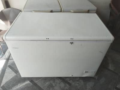 freezer far sall good wrking 10by 9