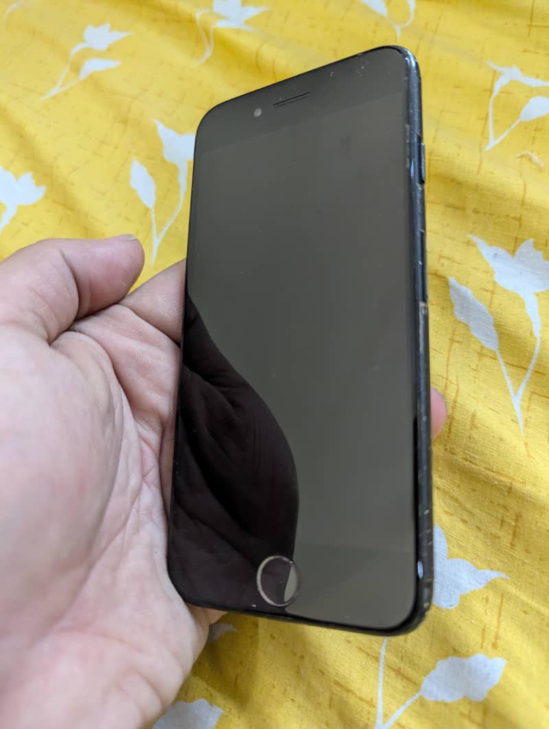 Apple iPhone 7 1