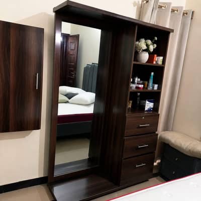 Stylish Dressing table for sale