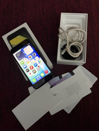 Apple iPhone SE 128gb PTA with box