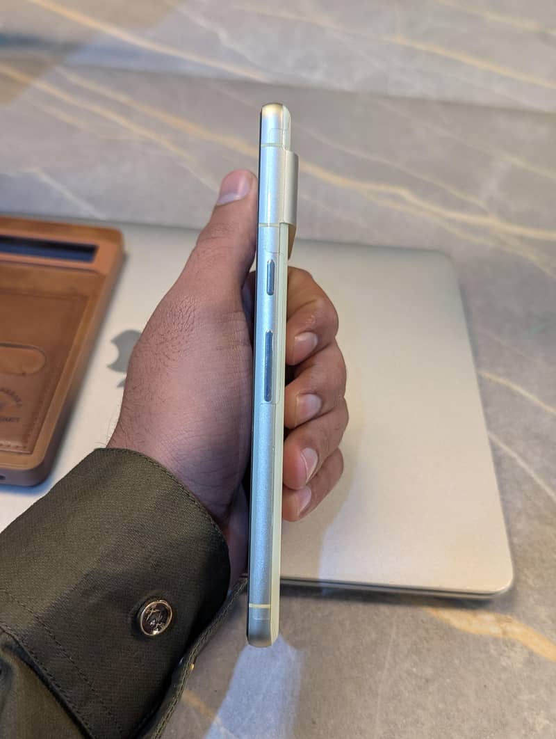 Google Pixel 7 3