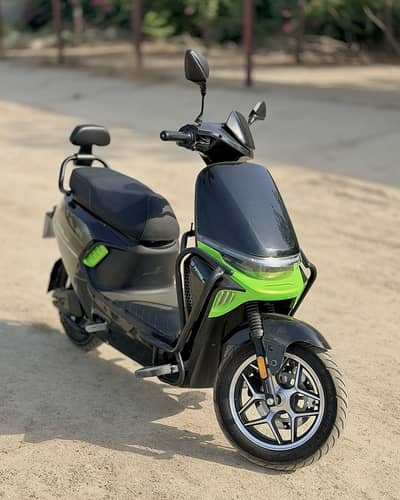 Electric Scooty 1500W | Only 1500 KM Driven | 90-110 KM Range