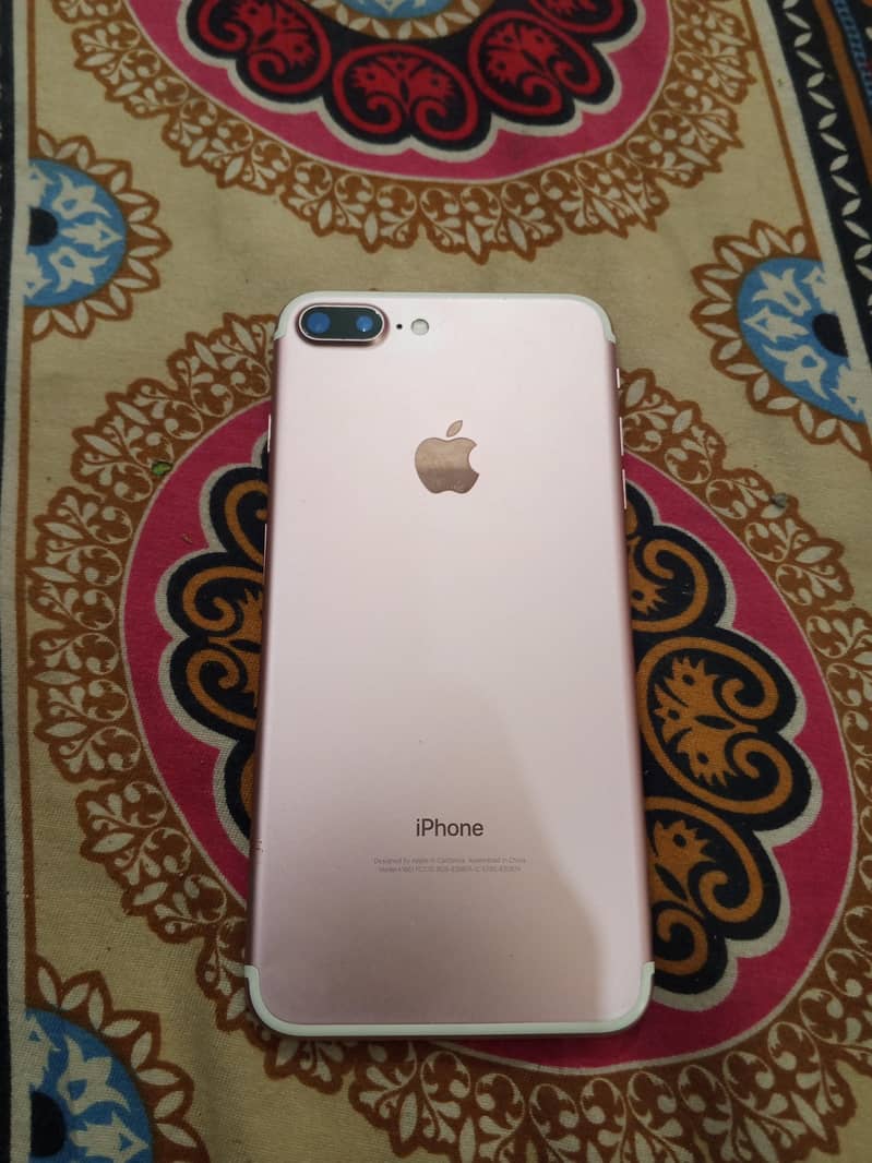 Apple iPhone 7 Plus 0