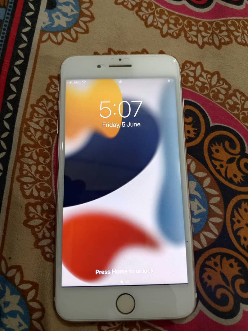 Apple iPhone 7 Plus 1