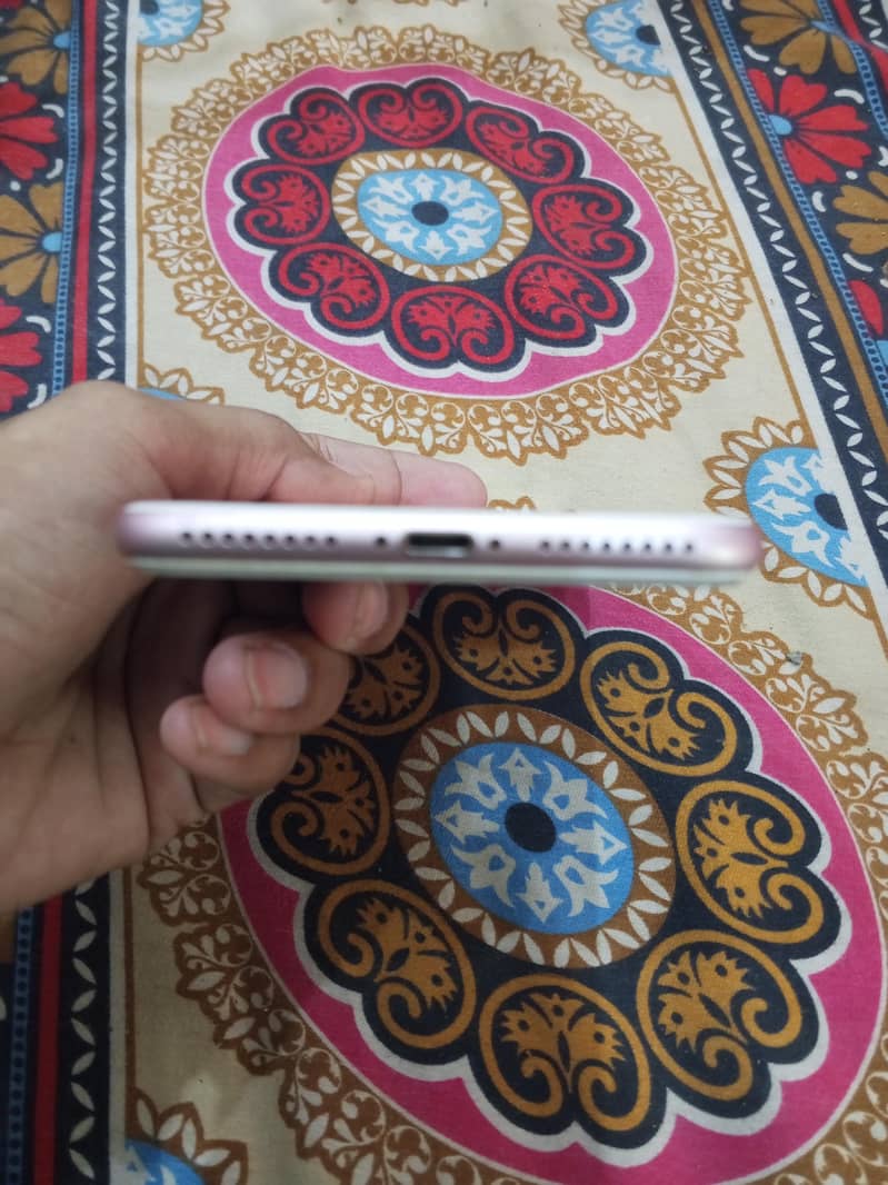 Apple iPhone 7 Plus 2