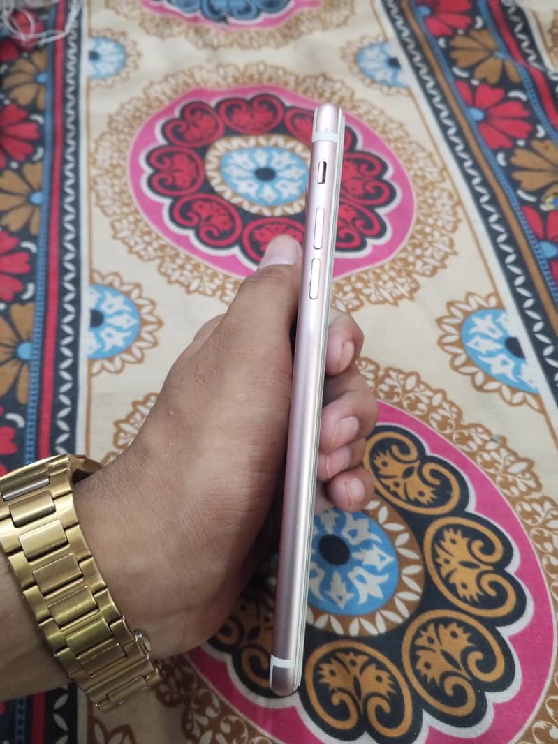 Apple iPhone 7 Plus 3