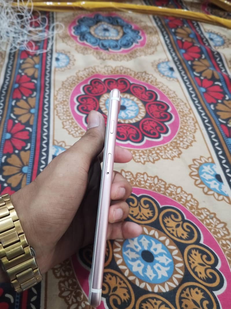 Apple iPhone 7 Plus 4