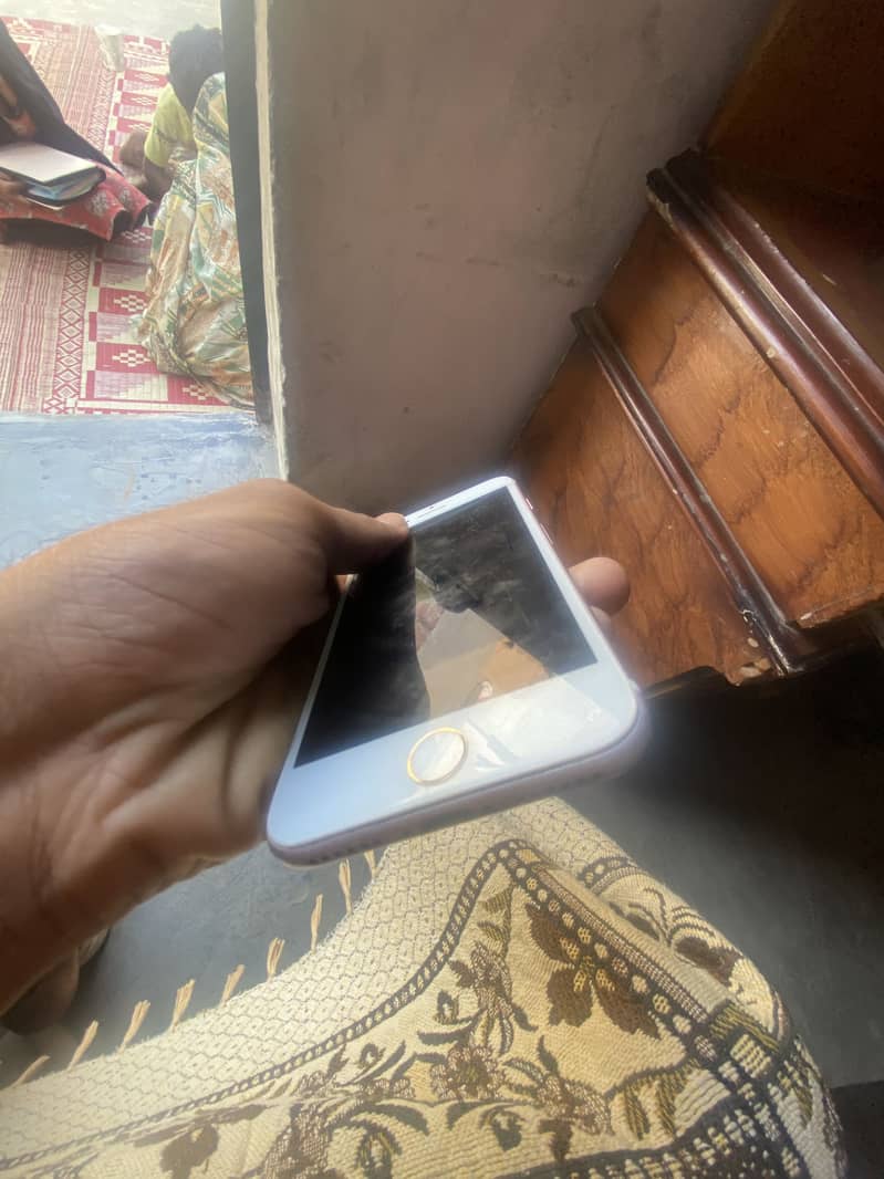 Apple iPhone 7 2