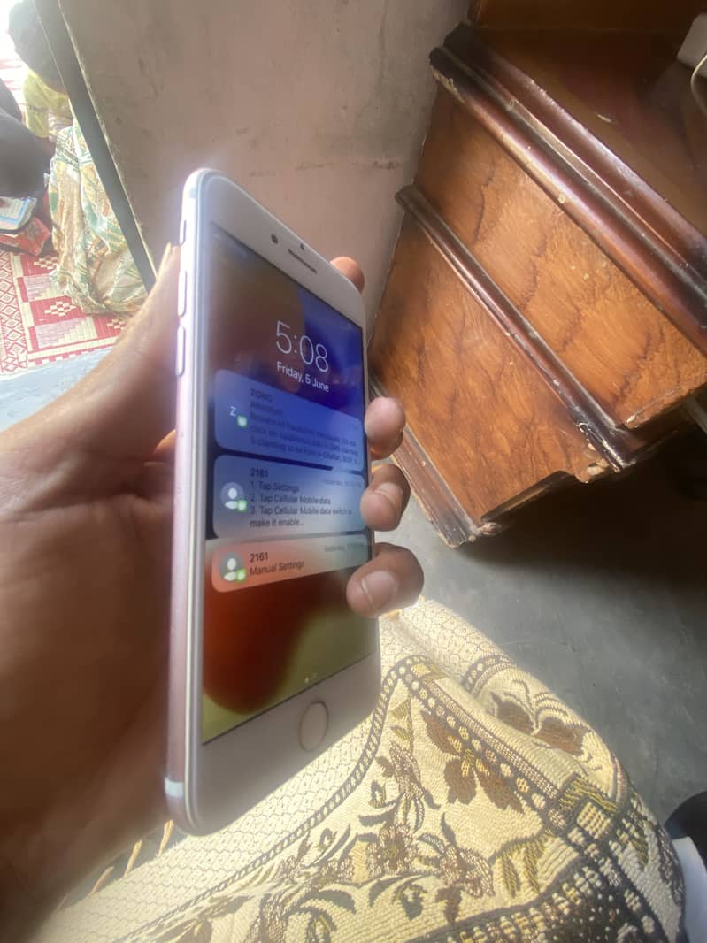 Apple iPhone 7 4