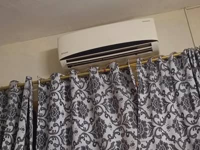 Kenwood ka inner hai or outer samsung ka bohat achi cooling hai