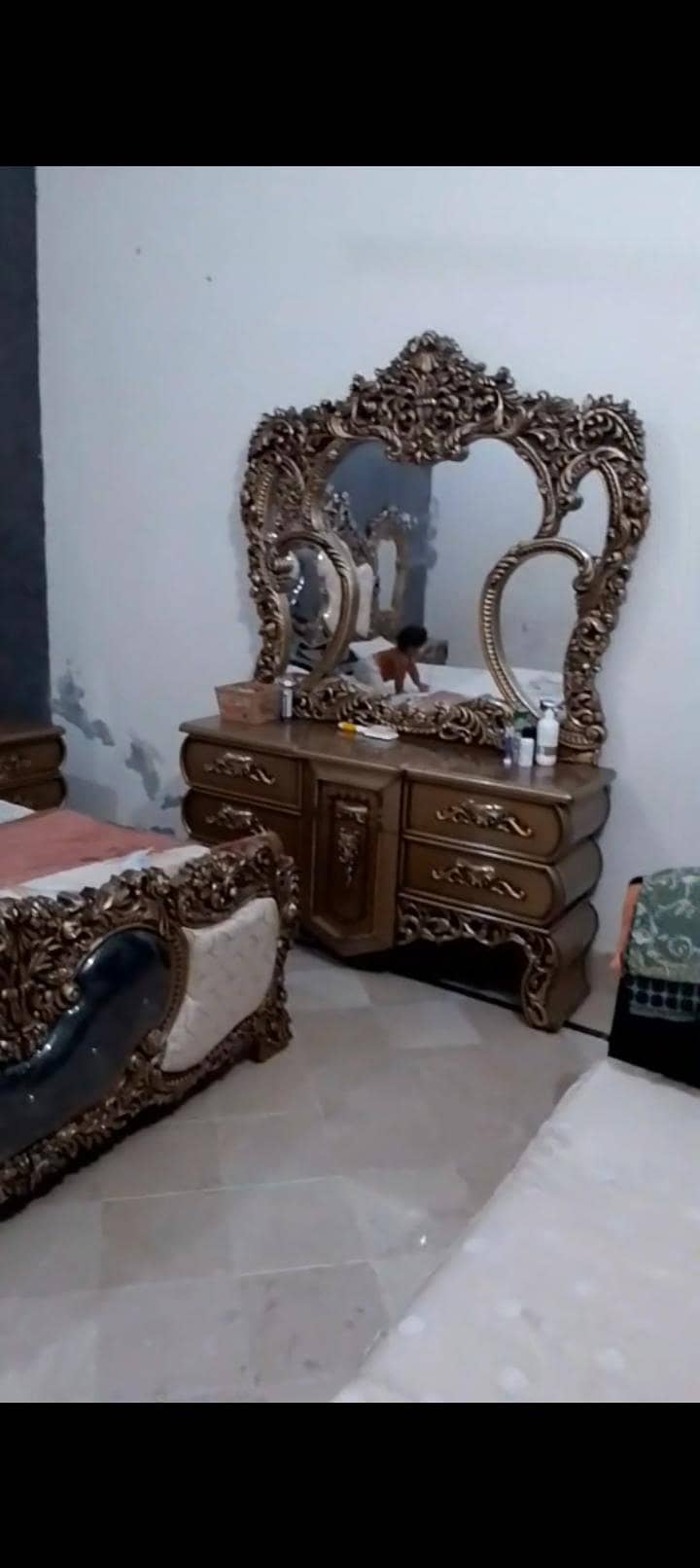 bed side table dressing 1