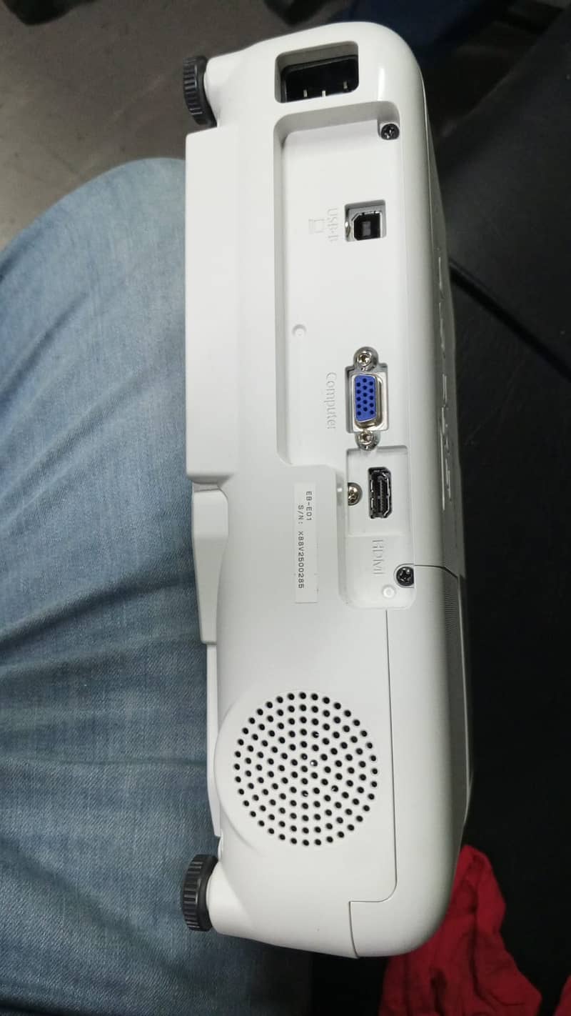 Epson projector 1