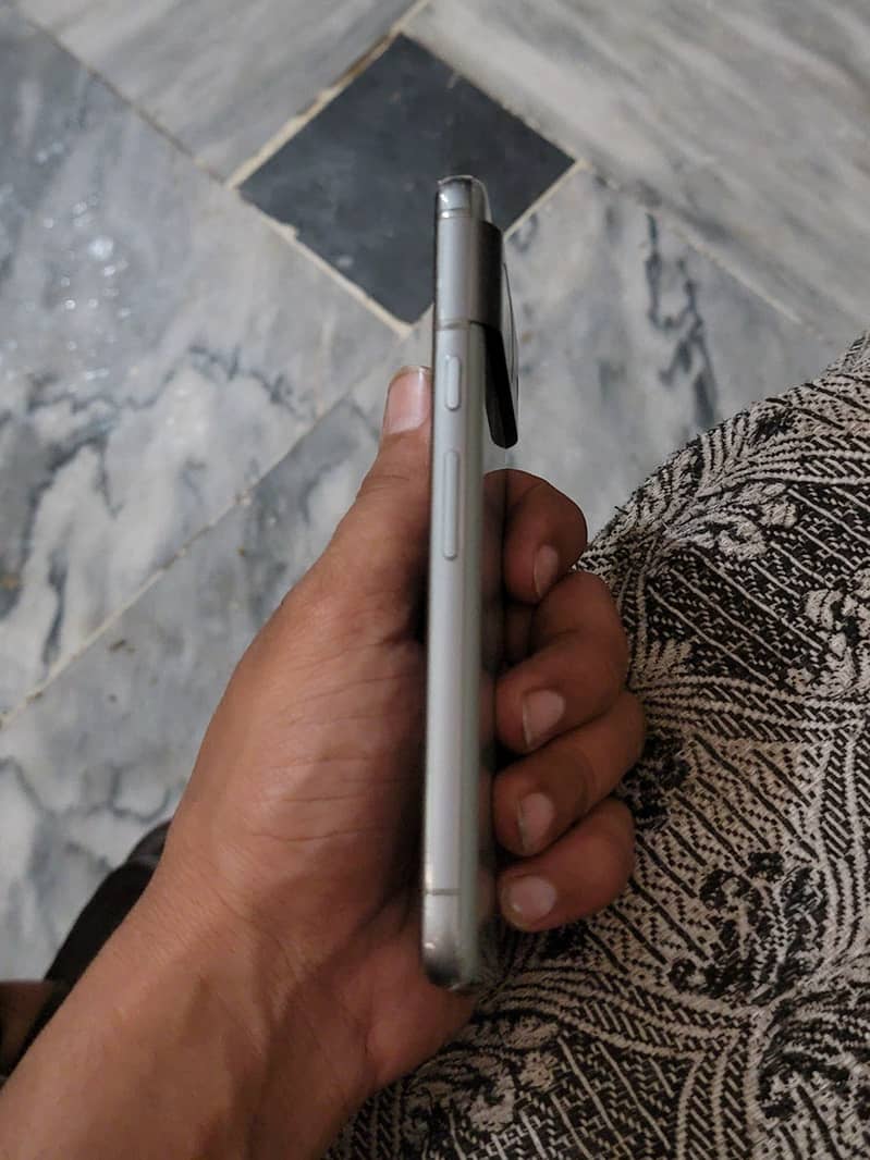 Google Pixel 8 2