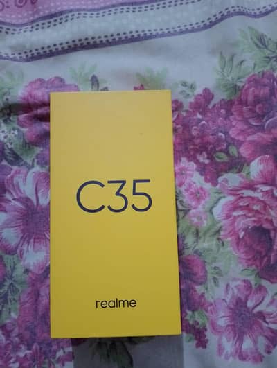 Realme C35