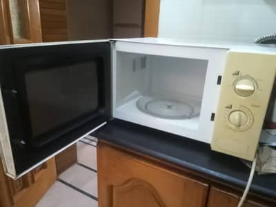 Microwave oven