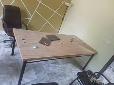 combined working stations table