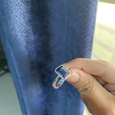 Blue sapphire ring