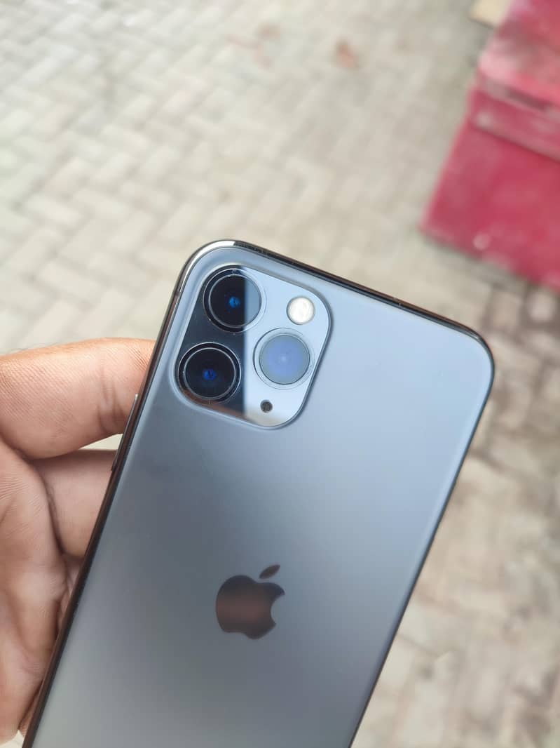 iPhone 11 Pro 3