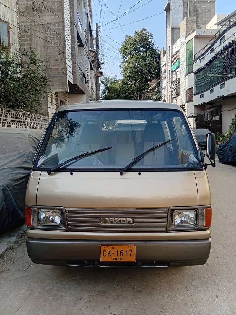 Mazda E200 1