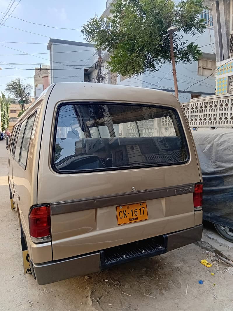 Mazda E200 9